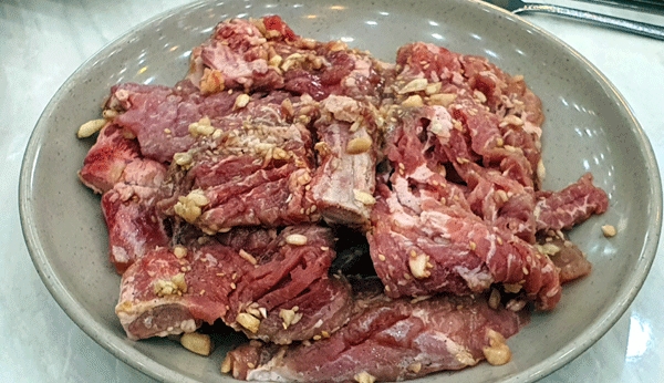 검증된 외식메뉴 돼지양념갈비와 평양냉면 유성 본 숯불갈비