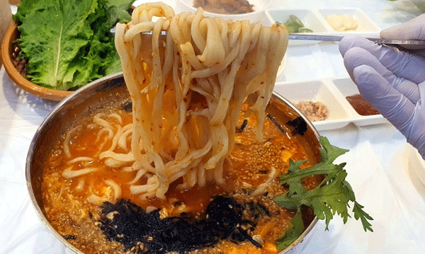 칼칼한 칼국수가 생각난다면 여을이네 공주얼큰이 칼국수