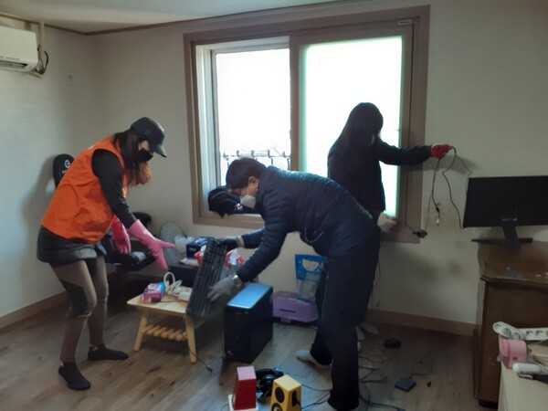 문화1동복지만두레, 장애인 한부모가정서 아름다운 청소 봉사