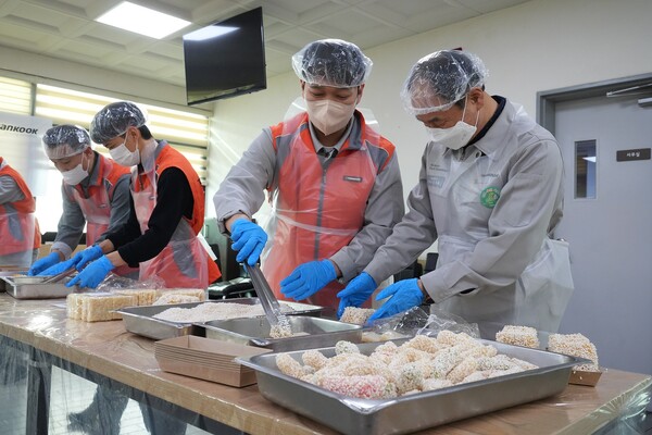 한국타이어, 설맞이 情담은 한과 및 쿠키 나눔 진행