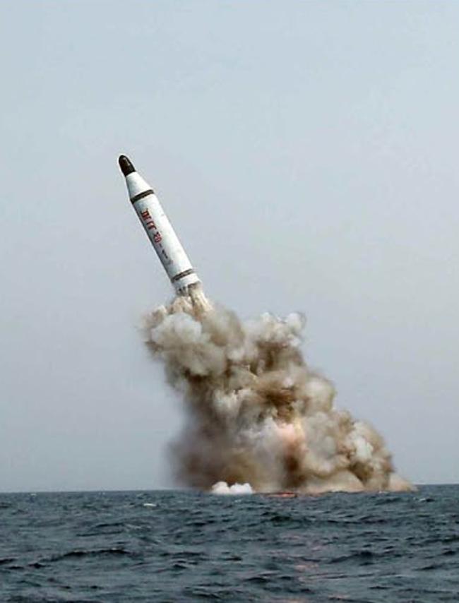 北, 새로운 SLBM 사출 영상 첫 공개..시험단계