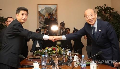 남북적십자회담 8·15이산상봉 합의서 초안 교환