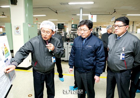윤상직 장관, LS산전 청주사업장 방문