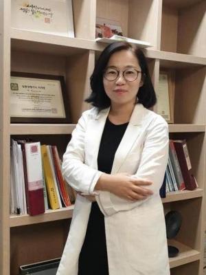 (조명,디자人을 입다)(3)라미 라미디자인연구소 소장