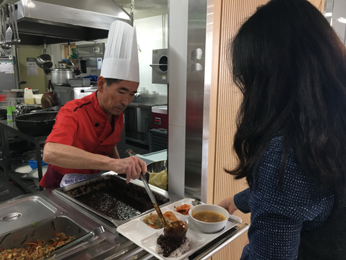 “잘 치료해줘 감사” 보은의 짜장밥