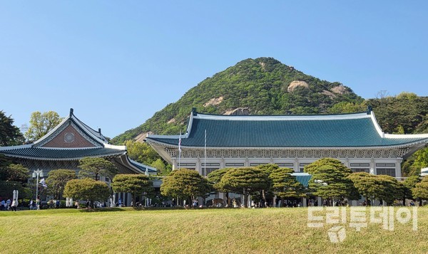 마지막일 수도 청와대 관람객 북적