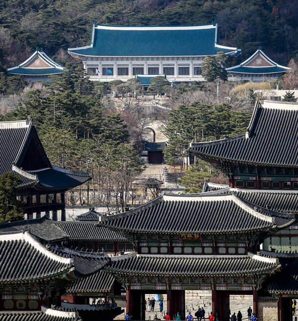 청화대라고 쓰는 분들이 청와대 이전 반대...용산 맘카페에 무슨 일이?