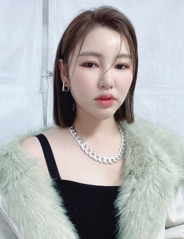 송가인, 만우절 슈퍼 빅 콘서트 참여…수익금 기부 
