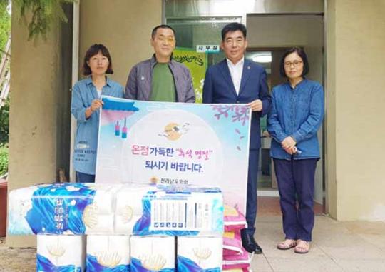 전남도의회 유성수 의원,‘장성 상록원’찾아 훈훈한 온정 나눔