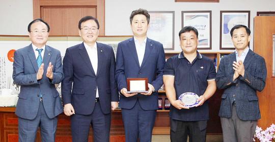 [포토]광주시 북구, (주)지엘에스 이달의 기업 선정패 수여