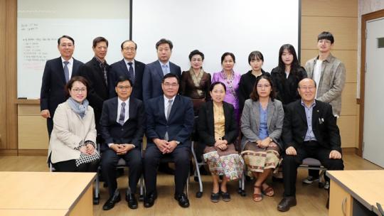 라오스 비엔티엔 주 한국 방문단, 경남대학교 방문
