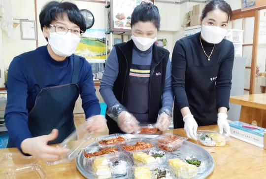 광주시 광산구 동곡동 지사협, 어르신 가정에 반찬 배달 이어와