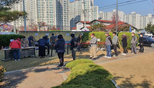 익산시 “시민들께 나무 나눠드립니다“