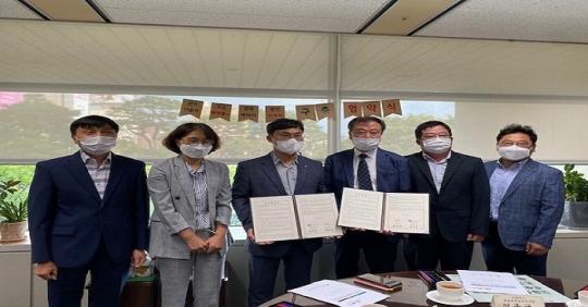 공중전화부스가 ‘전기이륜차 충전소’로
