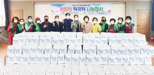 전남 무안군 삼향읍, 사랑의 떡국 떡 나눔 행사 가져