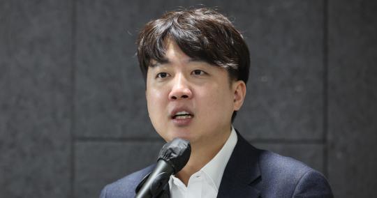 '이재명 피습 자작극' 주장에 이준석 입에서 급기야 험한 말 나왔다