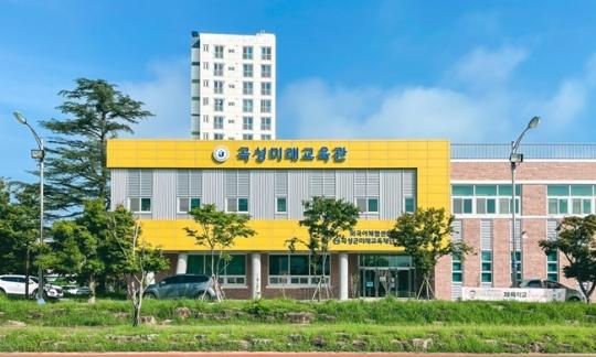 NH농협 곡성군지부, 곡성군미래교육재단에 정기후원 동참