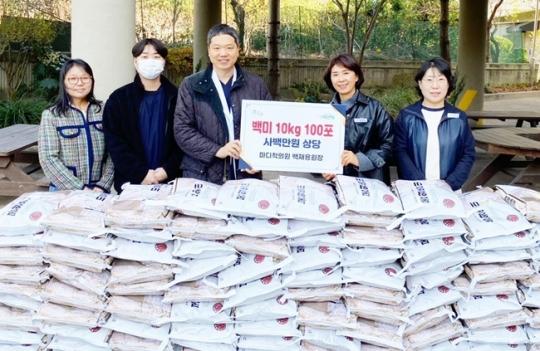 순천마디척의원, 덕연동에 백미 100포로 따뜻한 온정을 더하다
