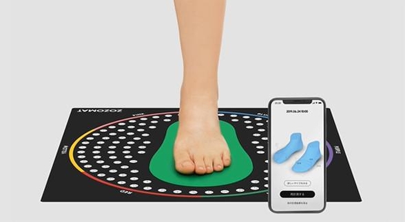 [지금 일본에선] 스마트폰을 발모양 측정 조조매트 100만개 돌파, 디즈니랜드·레고랜드 개장 연기 (3월 13일)