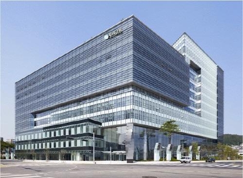 LG CNS,  우여곡절 끝에 우리금융 상암 전산센터 증축