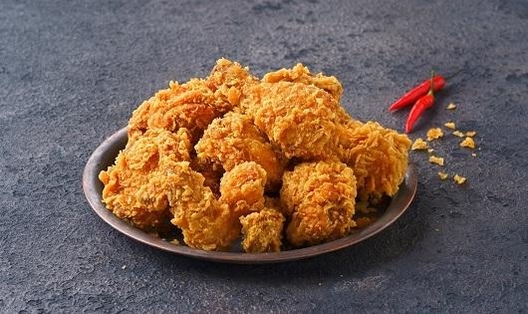 치킨 성수기 후라이드값 치킨플러스 저렴하고 BBQ 높아