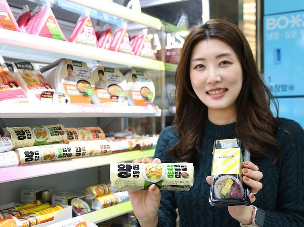 [유통가 Weekly] GS25 김밥 리뉴얼·성수동 햇반 팝업·스타필드 할로윈·프레시지-컬리 간편식 30%할인 등