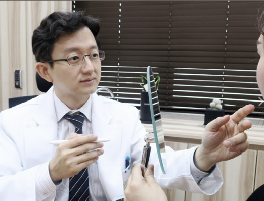 인샤인피부과 상반기 공채 시즌 맞춰 헤어라인 제모 첫인상 개선 추천