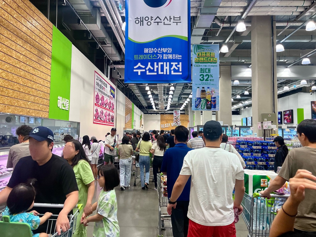 6~7월 수산물 매출 지켜낸 대형마트 3사…오염수 방류에 소비자 불안감 해소 총력