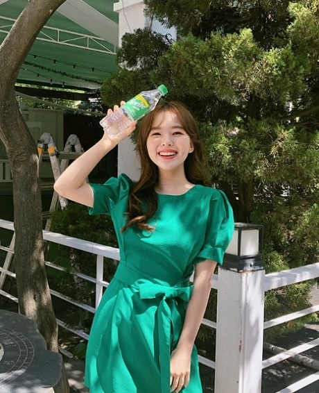 외모지상주의 하늘, 광고 촬영 중 빛나는 미모 포착