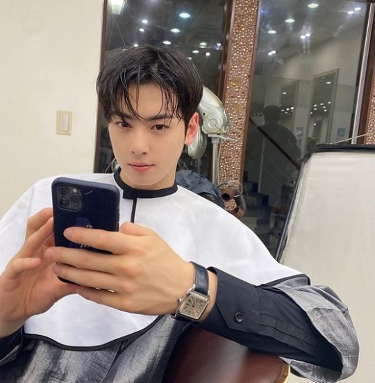 여신강림 차은우, 미용실에서도 자체 발광