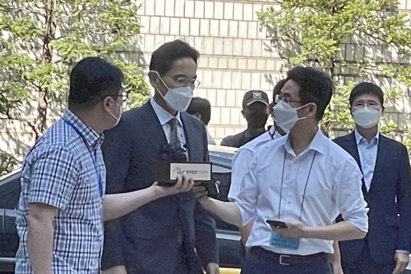이재용 부회장, 사법리스크는 현재 진행형