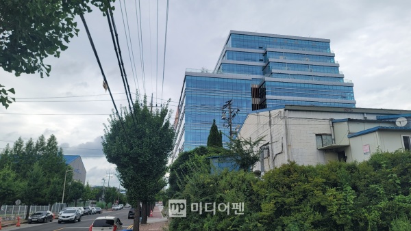 [단독]상생 공언한 KR산업, 분양대행 수수료 차일피일…협력업체 곡소리