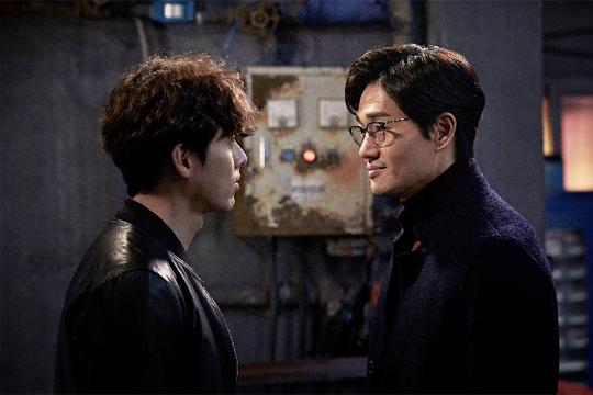 ‘꾼’·‘기억의 밤’, 이런 반전이 자랑스러우십니까?