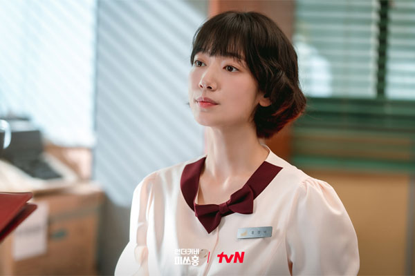 홍금보에게 착 달라붙는 박신혜표 사이다의 톡 쏘는 맛('언더커버 미쓰홍')