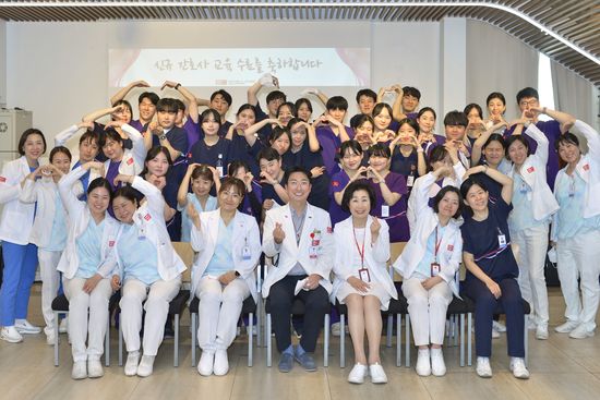 에이치플러스 양지병원, 신규간호사 교육수료식 가져