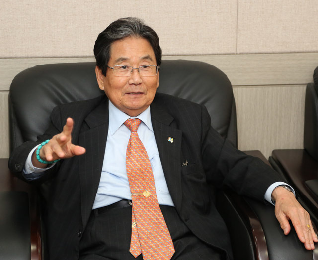 기업 수익 절반 20년간 105억 ‘보훈 성금’