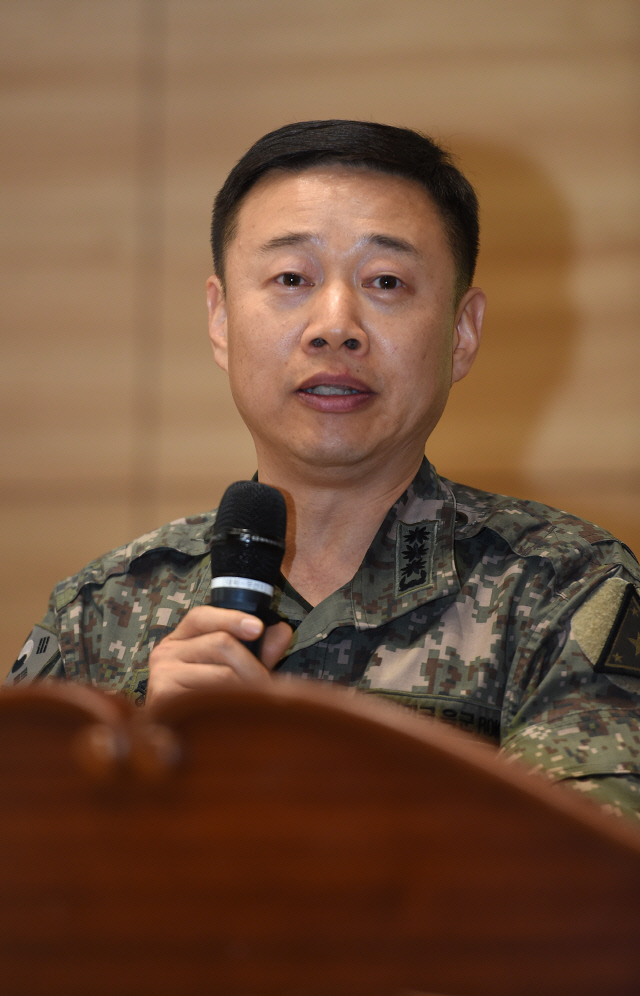 유사 피복류 기능 통합… 부대 유형별 차별화