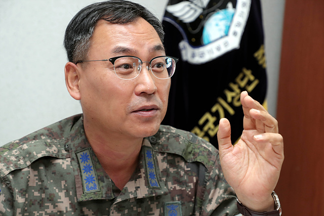 [공군기상단 창설 70주년] 황재돈(대령) 공군기상단 중앙기상부장 인터뷰