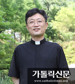 ‘탄소 제로’ 캠페인 진행하는 수원 생태환경위원장 양기석 신부