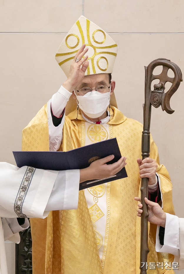 제5대 대전교구장 김종수 주교 착좌