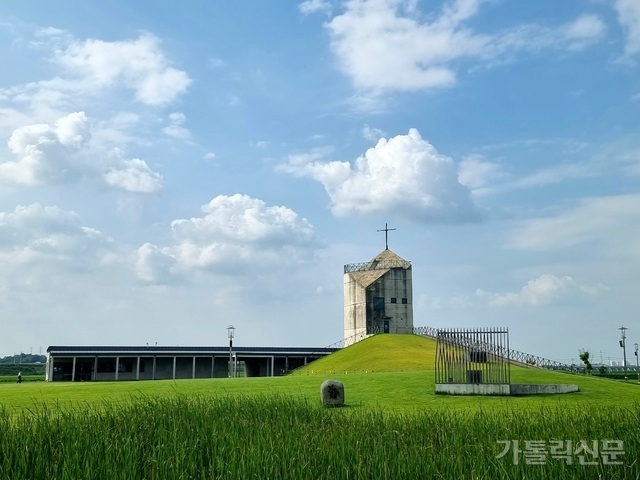 담장 낮추고 힐링 공간으로 거듭난 대전교구 신리성지
