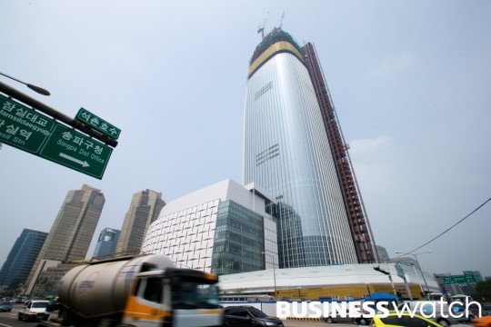[롯데월드타워의 시련]②준비 끝냈는데 속타는 입점업체