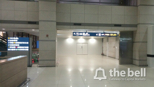 [더벨]자존심 구긴 맥도날드…인천공항점 롯데리아에 내준다