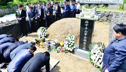 못다한 위업 제주발전으로 꽃 피우자