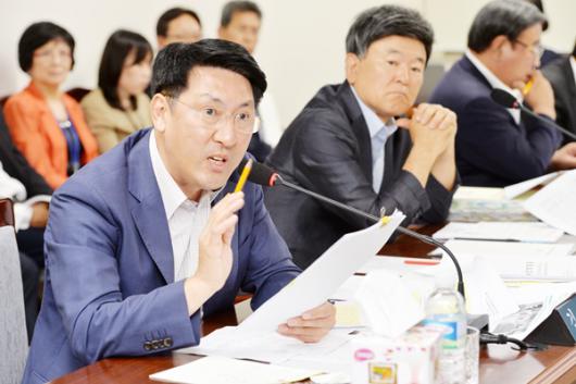 학교별 공기청정기 보급사업 시기상조