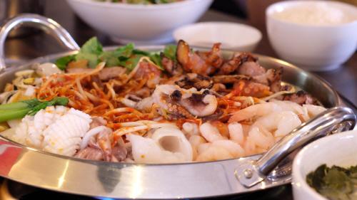 흑돼지가 해물을 만났다! 제주 애월 맛집 ‘제주멍’
