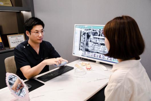 [칼럼] 무절개 임플란트, 신체적 부담 적고 빠른 회복 기대 가능해