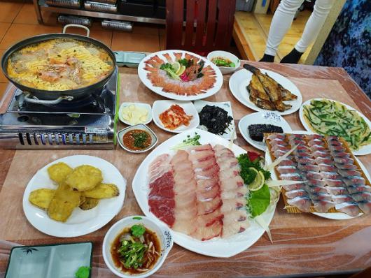 제주 성산일출봉 맛집 ‘신산포구 자연산횟집’ 딱새우, 고등어회 및 대방어회 등을 저렴하게