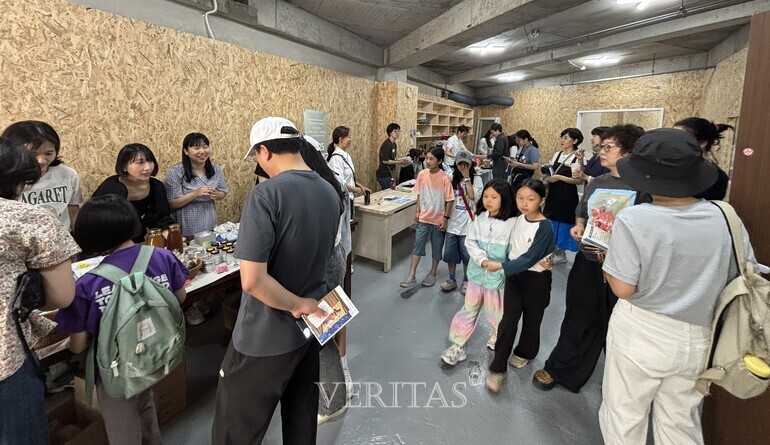 지역사회와 손잡고 동명대 누구라도 목공방 개소식에 홍보부스 참여, 민관협력 협의