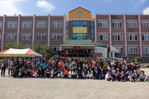 김영일 임실치즈피자 대표, 정읍남초 후배들에게 피자 선물
